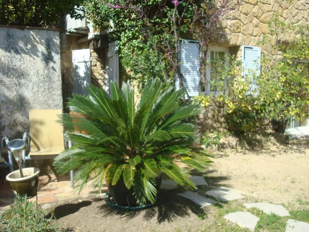 Villa Montvert Cassis 0*,
